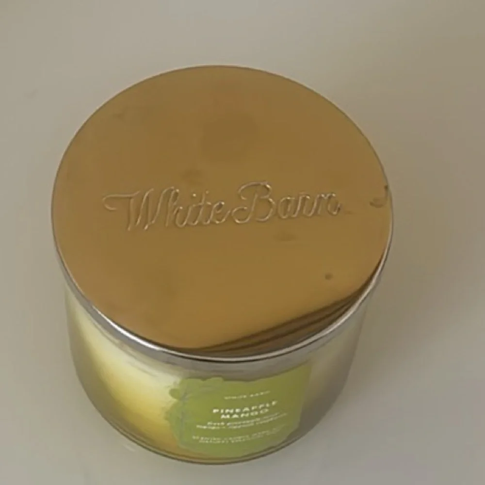 Bath & Body Works White Barn Pineapple Mango 3-Wick Candle